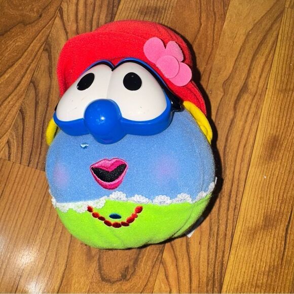 Vintage 2000 fisher price veggie tale plush - Picture 1 of 2